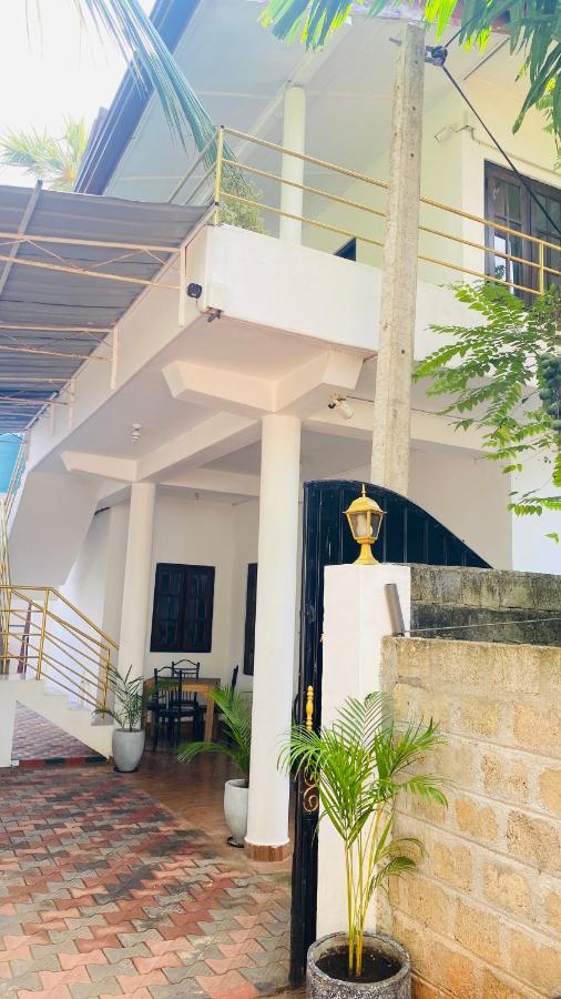 Lali Beach Villa Trincomalee Ngoại thất bức ảnh